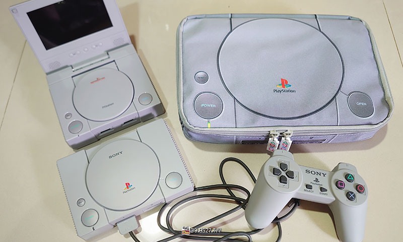 日本寶島社初代PlayStation原尺寸收納包開箱